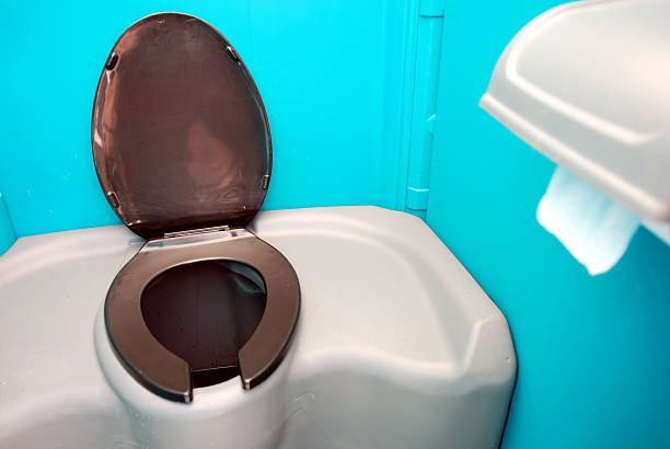 Best Porta potty delivery and setup  in Herington, KS